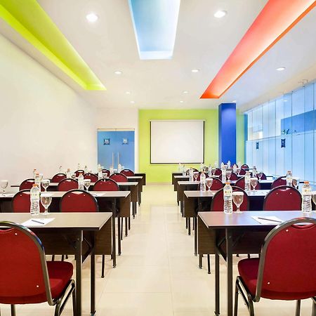 Ibis Budget Jakarta Cikini מראה חיצוני תמונה