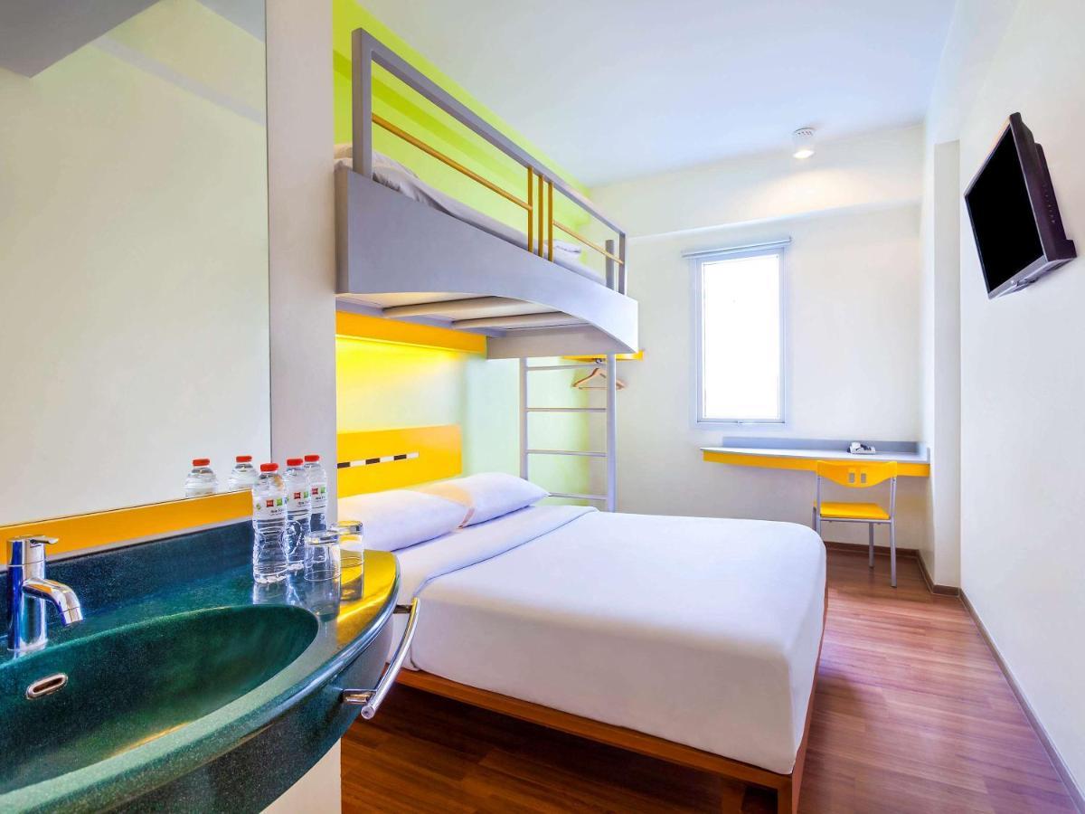 Ibis Budget Jakarta Cikini מראה חיצוני תמונה