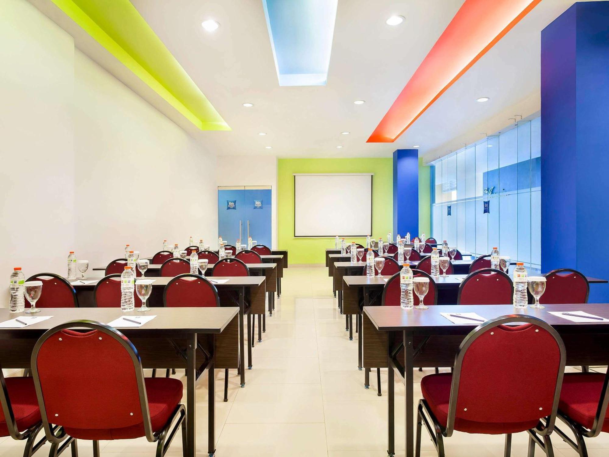 Ibis Budget Jakarta Cikini מראה חיצוני תמונה